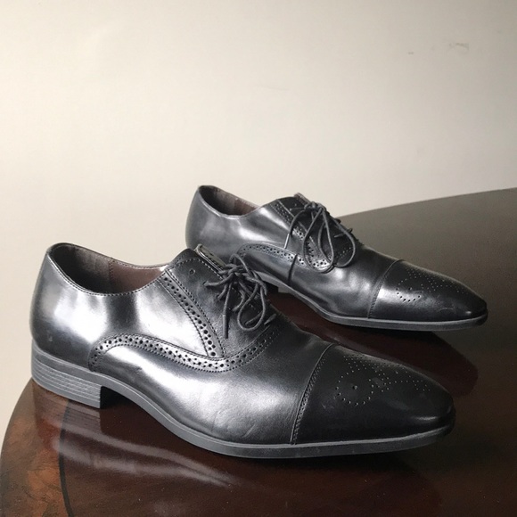 lace up cap toe shoes